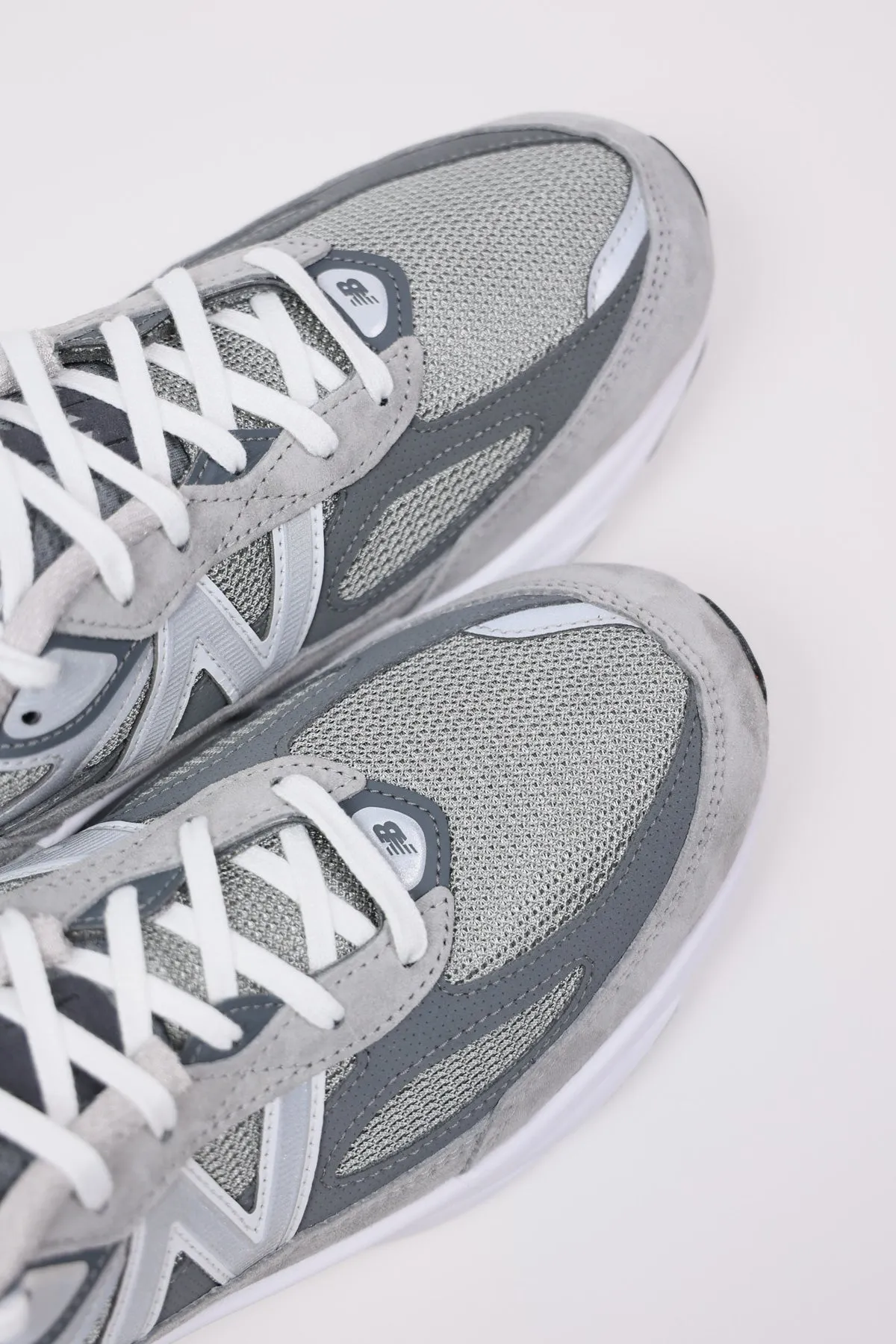 990v6 - Grey/Grey