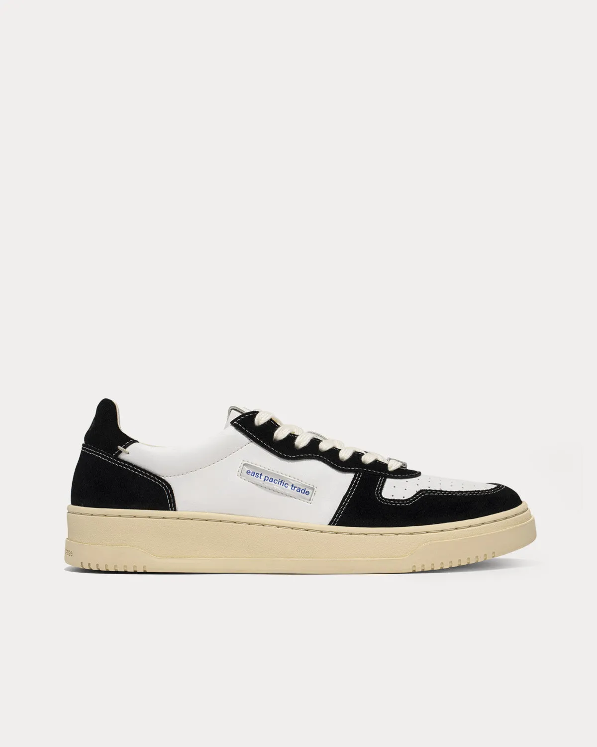 Court Black / White Low Top Sneakers